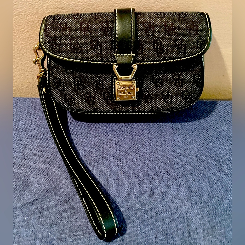 Dooney  Bourke Wristlet  Black  Brand New
